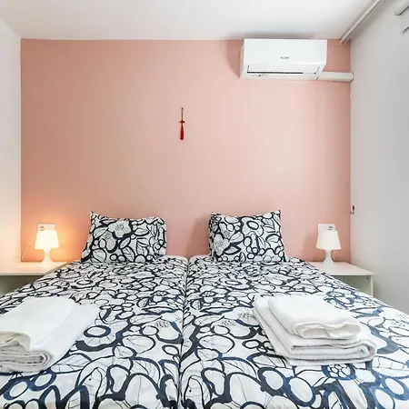 Home2book Tunos & Pool,